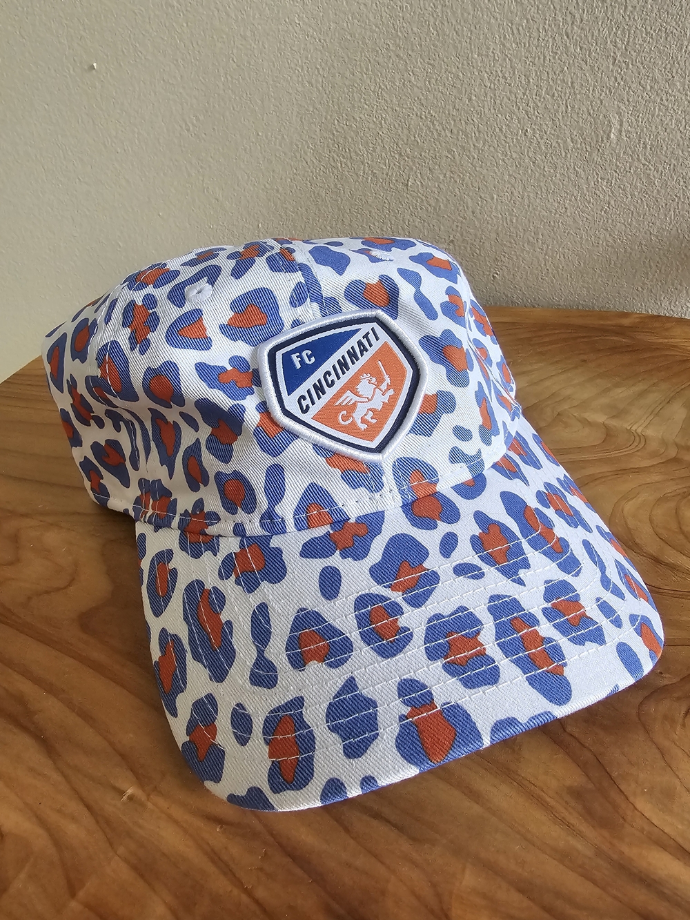 New Era FC Cincinnati White Blue Orange Leopard Print Baseball Cap - Picture 2 of 5